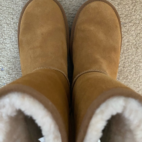 Koolaburra by Ugg, Victoria Short Boot, Chestnut, EUC, Size 10 women’s - Picture 2 of 5